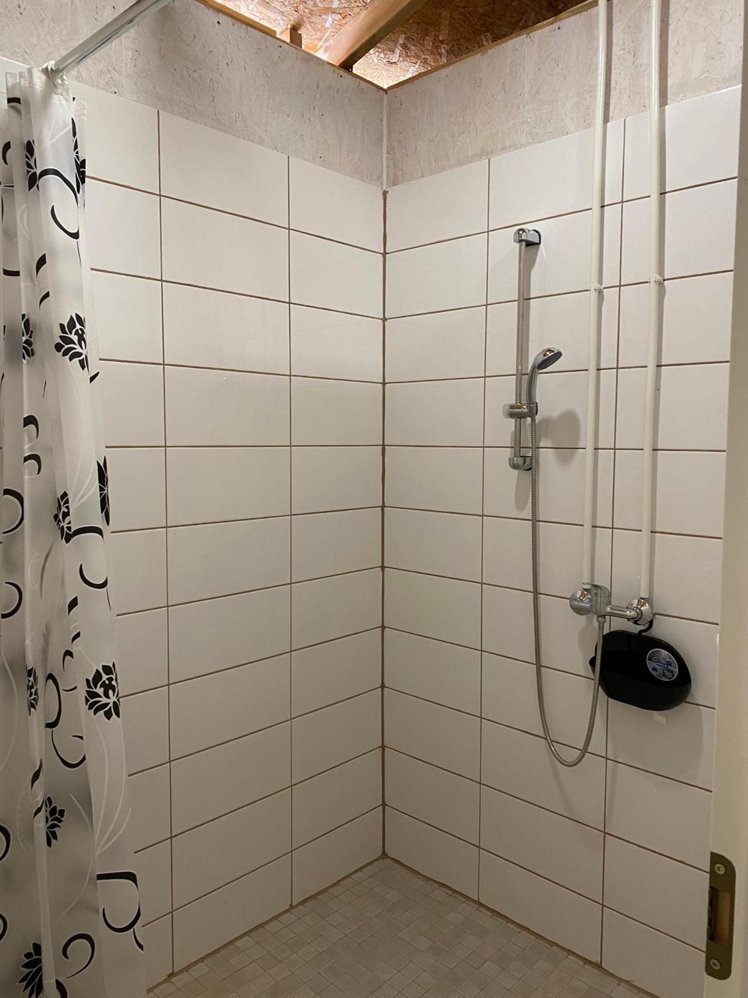 Marika Puhkekuela - Metsanurga Oeoemaja "Shared Bathroom" Nova Dış mekan fotoğraf